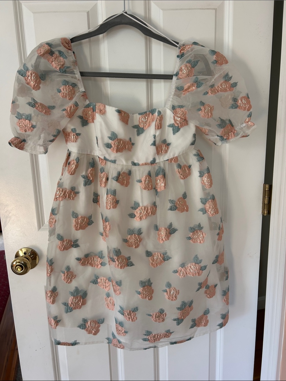 Altar’dState Women XS,White Dress with Rose Embroidery - Pink Floral Puff Sleeve